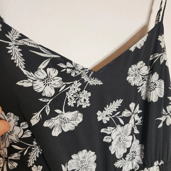 J. Crew midi dress. Ruffle hem. Black white floral. Size 12P - Picture 15 of 15